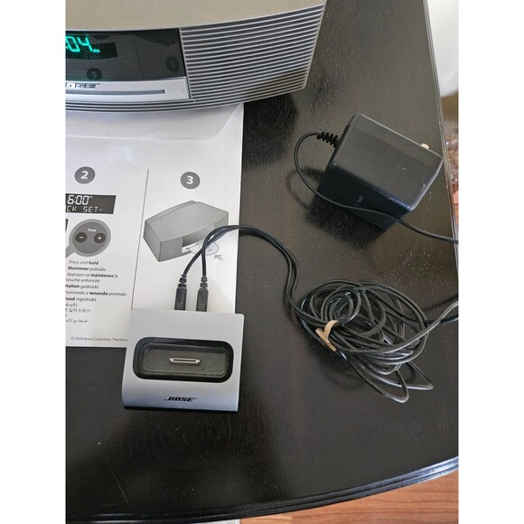 Bose Wave Music System CD Player AM/FM Radio - includes iPhone docking station - Picture 3 of 10